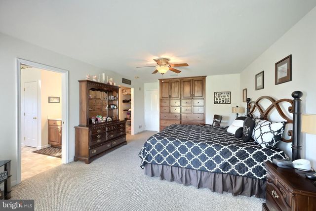 392 ONYX RD, New Oxford, PA 17350