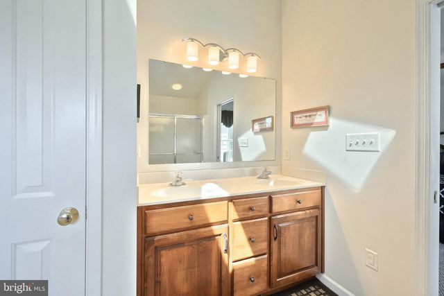 392 ONYX RD, New Oxford, PA 17350
