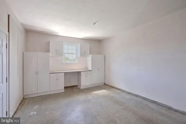 392 ONYX RD, New Oxford, PA 17350