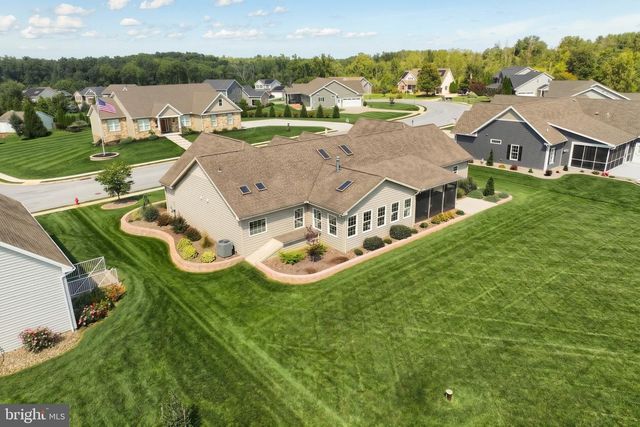 392 ONYX RD, New Oxford, PA 17350