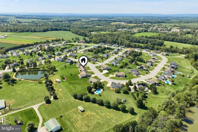 392 ONYX RD, New Oxford, PA 17350