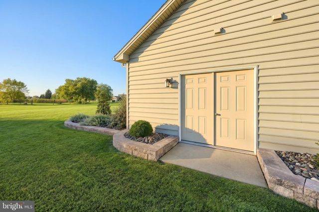 392 ONYX RD, New Oxford, PA 17350