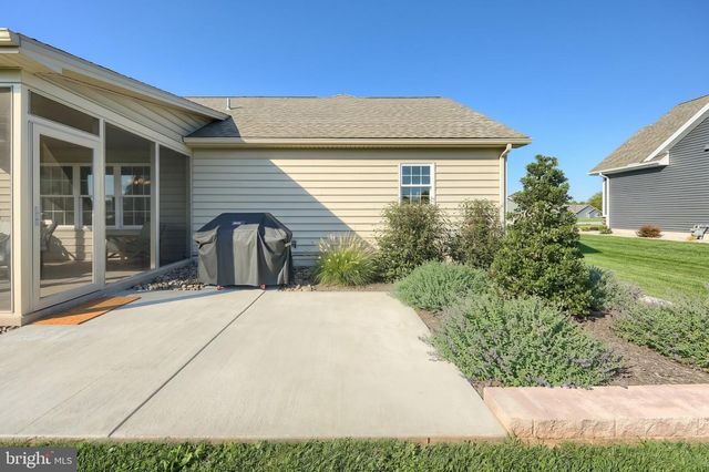392 ONYX RD, New Oxford, PA 17350