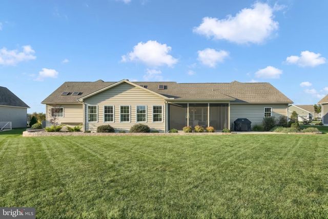 392 ONYX RD, New Oxford, PA 17350