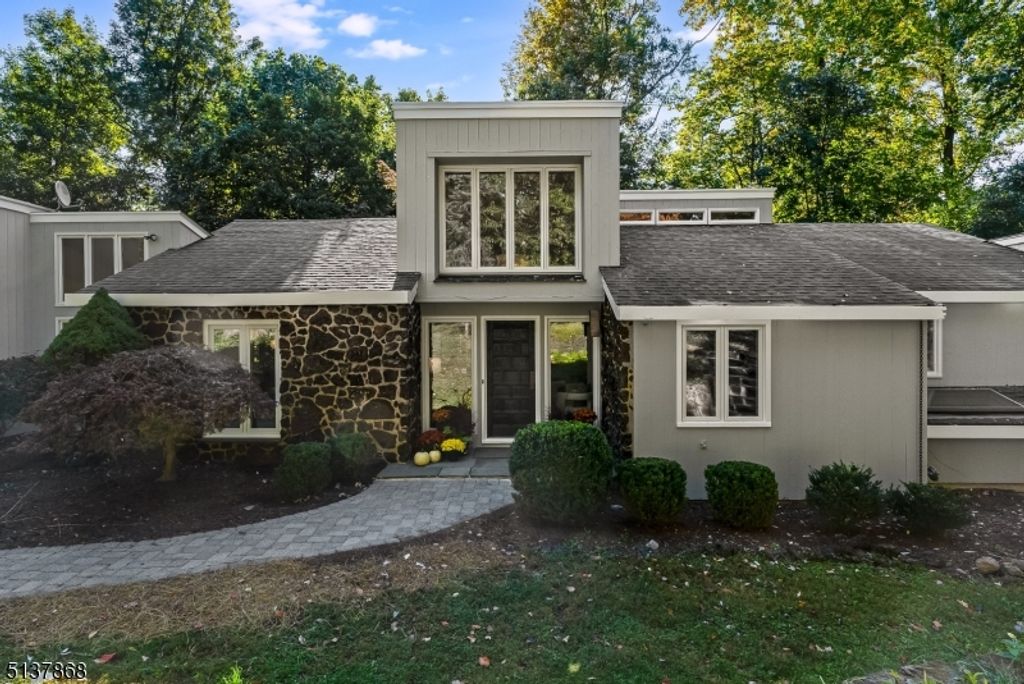 33 Crest Dr, Bernardsville Boro, NJ 07924 — exterior