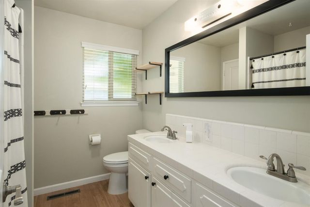 539 E Sample Avenue, Fresno, CA 93710