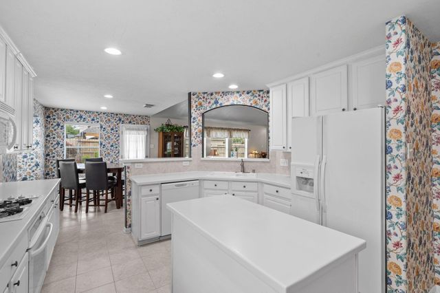 15834 Red Hill Trail, Houston, TX 77095