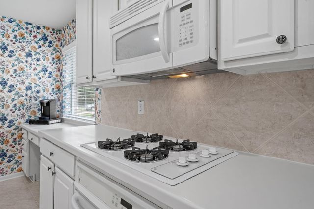 15834 Red Hill Trail, Houston, TX 77095