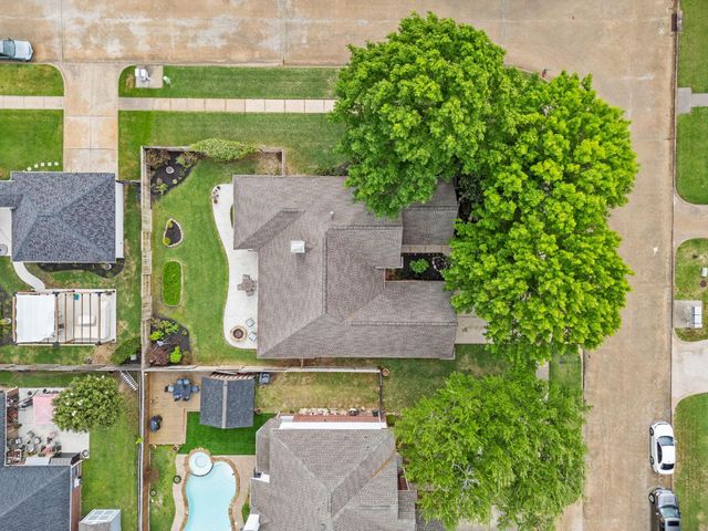 15834 Red Hill Trail, Houston, TX 77095