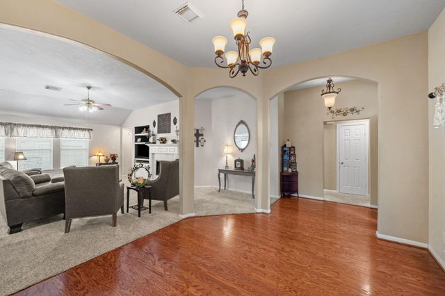 15834 Red Hill Trail, Houston, TX 77095