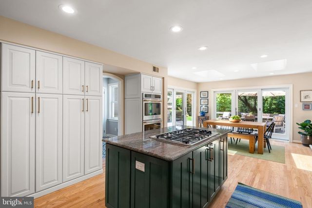 721 GOVERNOR CIR, Newtown Square, PA 19073