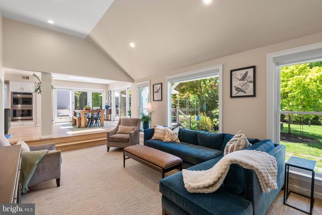 721 GOVERNOR CIR, Newtown Square, PA 19073