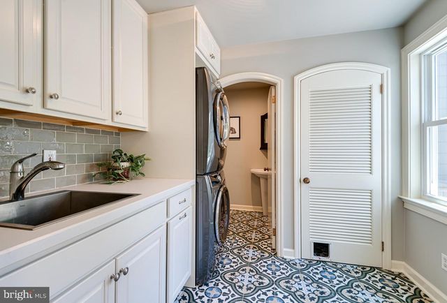 721 GOVERNOR CIR, Newtown Square, PA 19073