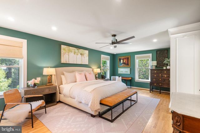 721 GOVERNOR CIR, Newtown Square, PA 19073