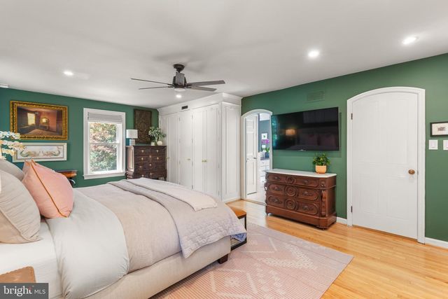 721 GOVERNOR CIR, Newtown Square, PA 19073