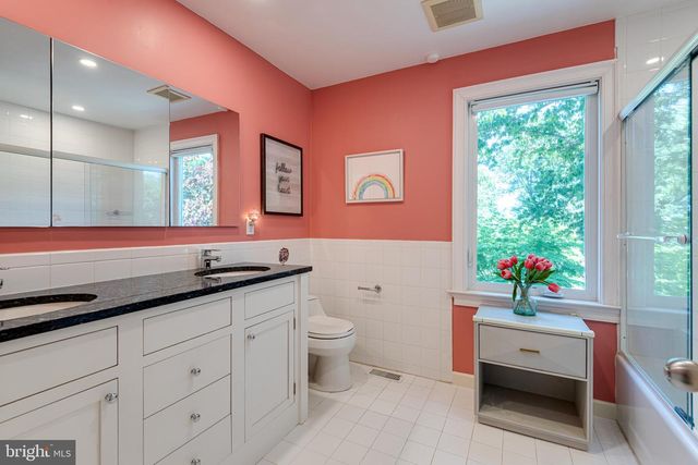721 GOVERNOR CIR, Newtown Square, PA 19073