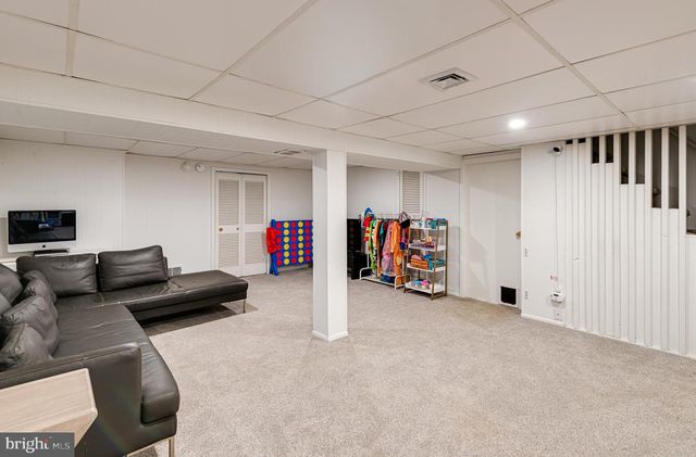 721 GOVERNOR CIR, Newtown Square, PA 19073