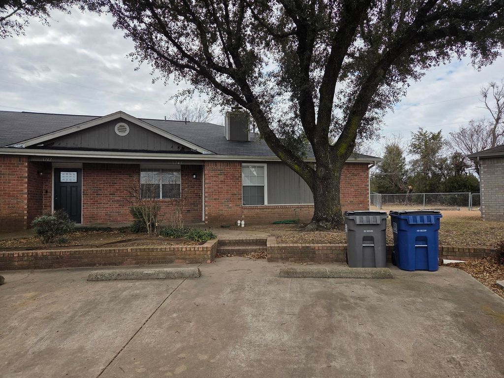 1745 Dynasty Circle, Glenn Heights, TX 75154