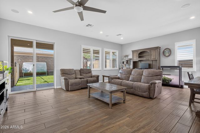 14178 W GRAY FOX Trail, Surprise, AZ 85387