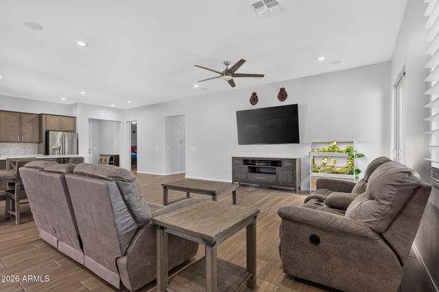 14178 W GRAY FOX Trail, Surprise, AZ 85387