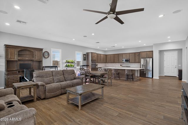 14178 W GRAY FOX Trail, Surprise, AZ 85387