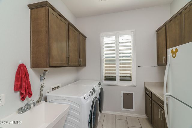 14178 W GRAY FOX Trail, Surprise, AZ 85387