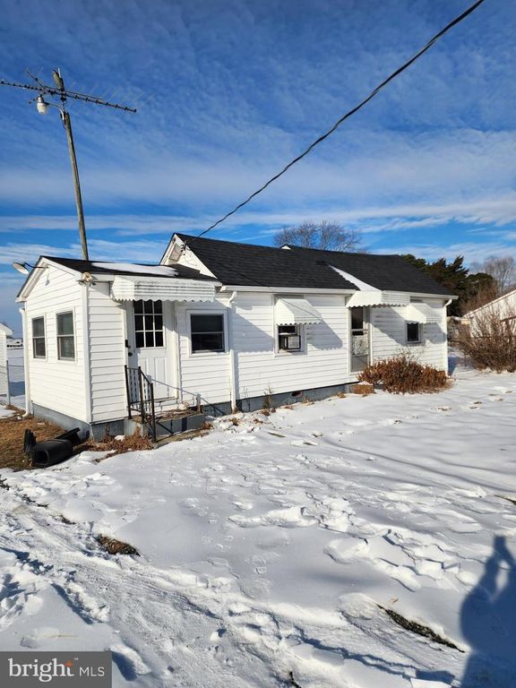 1691 BAY RD, Milford, DE 19963