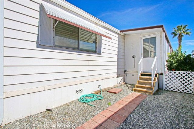 575 S Lyon Avenue 34, Hemet, CA 92543