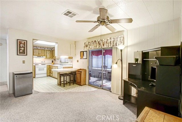 575 S Lyon Avenue 34, Hemet, CA 92543