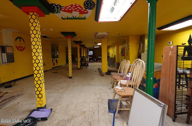 3081 6th Avenue, Troy, NY 12180