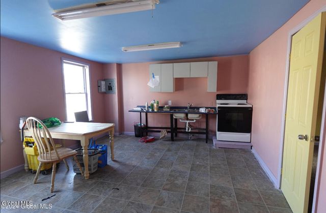 3081 6th Avenue, Troy, NY 12180