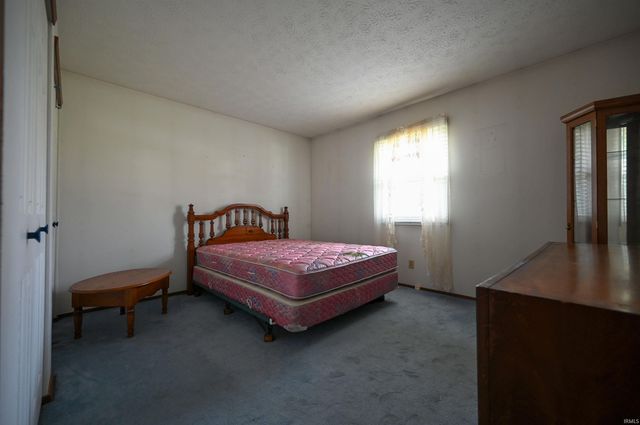 4411 WILLOW Drive, Kokomo, IN 46901