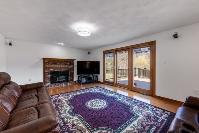 17 Duck Road, Reading, MA 01867