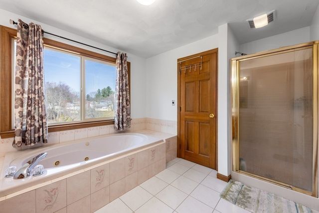 17 Duck Road, Reading, MA 01867