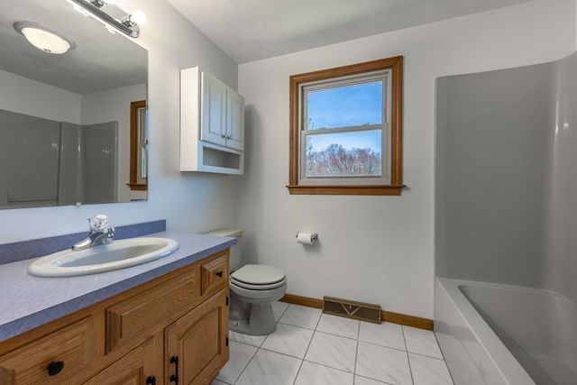 17 Duck Road, Reading, MA 01867