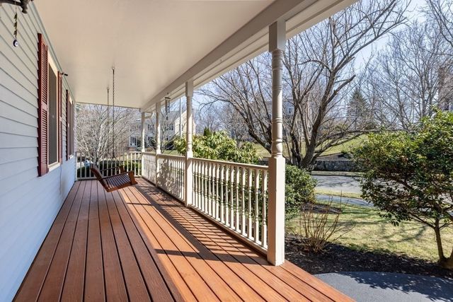 17 Duck Road, Reading, MA 01867