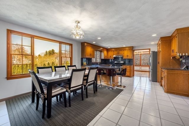 17 Duck Road, Reading, MA 01867