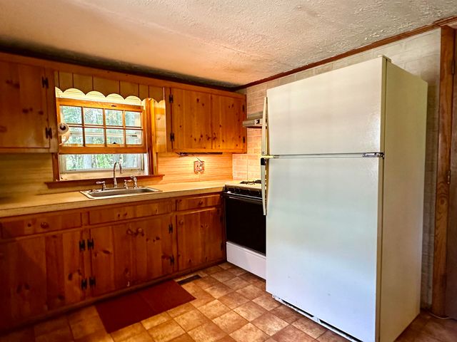 115 French E Road, Sutton, NH 03287