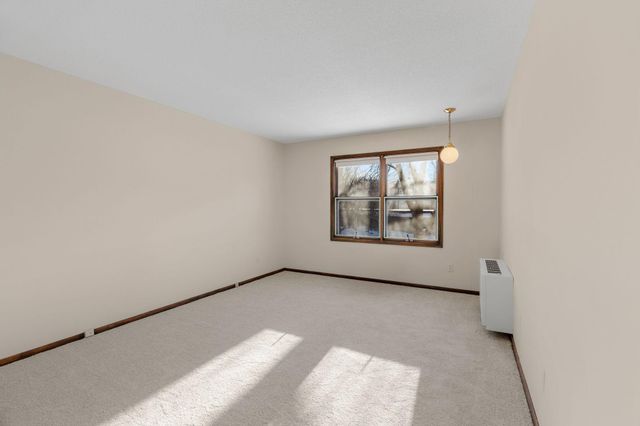 10113 W 34th Street 228, Hopkins, MN 55305