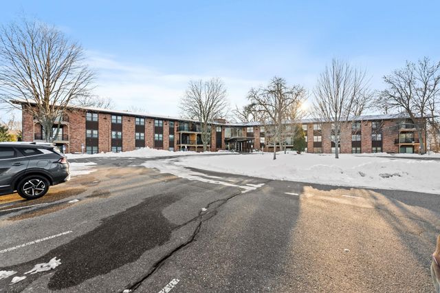 10113 W 34th Street 228, Hopkins, MN 55305