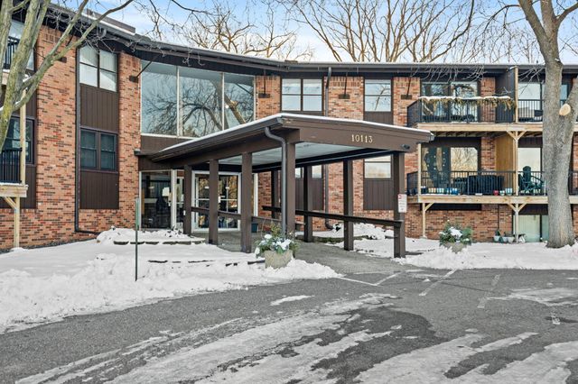 10113 W 34th Street 228, Hopkins, MN 55305
