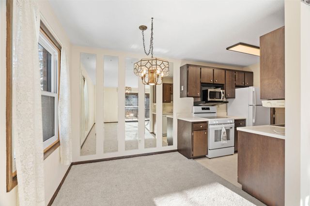 10113 W 34th Street 228, Hopkins, MN 55305
