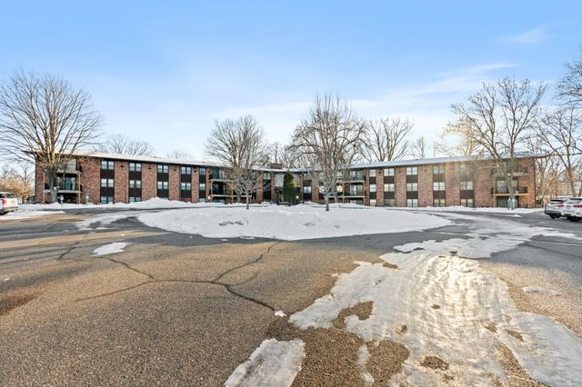 10113 W 34th Street 228, Hopkins, MN 55305