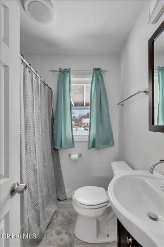 2025 Greenpoint Avenue, Rotterdam, NY 12303