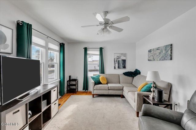 2025 Greenpoint Avenue, Rotterdam, NY 12303