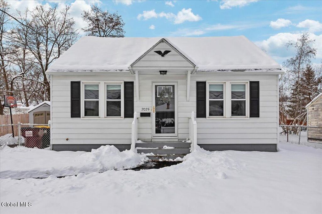 2025 Greenpoint Avenue, Rotterdam, NY 12303