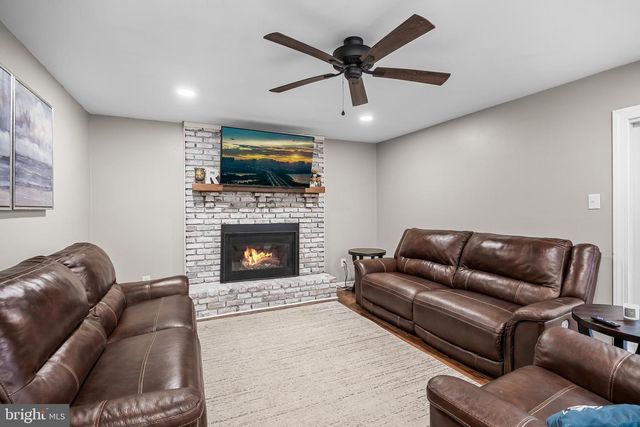 5 FRIAR TUCK DR, Medford, NJ 08055