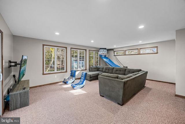 5 FRIAR TUCK DR, Medford, NJ 08055