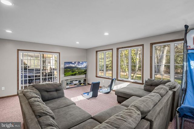 5 FRIAR TUCK DR, Medford, NJ 08055