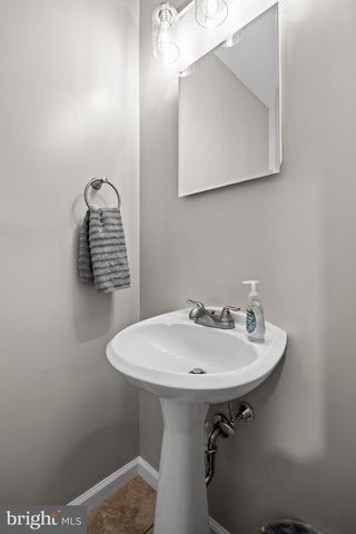 5 FRIAR TUCK DR, Medford, NJ 08055